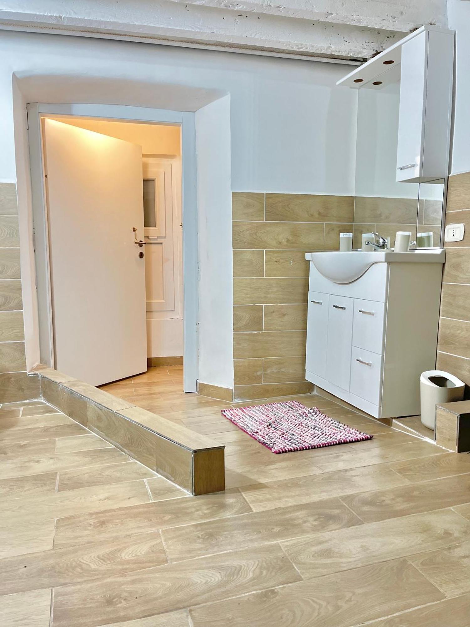 Genova Centro Affittacamere- Bagno In Comune المظهر الخارجي الصورة