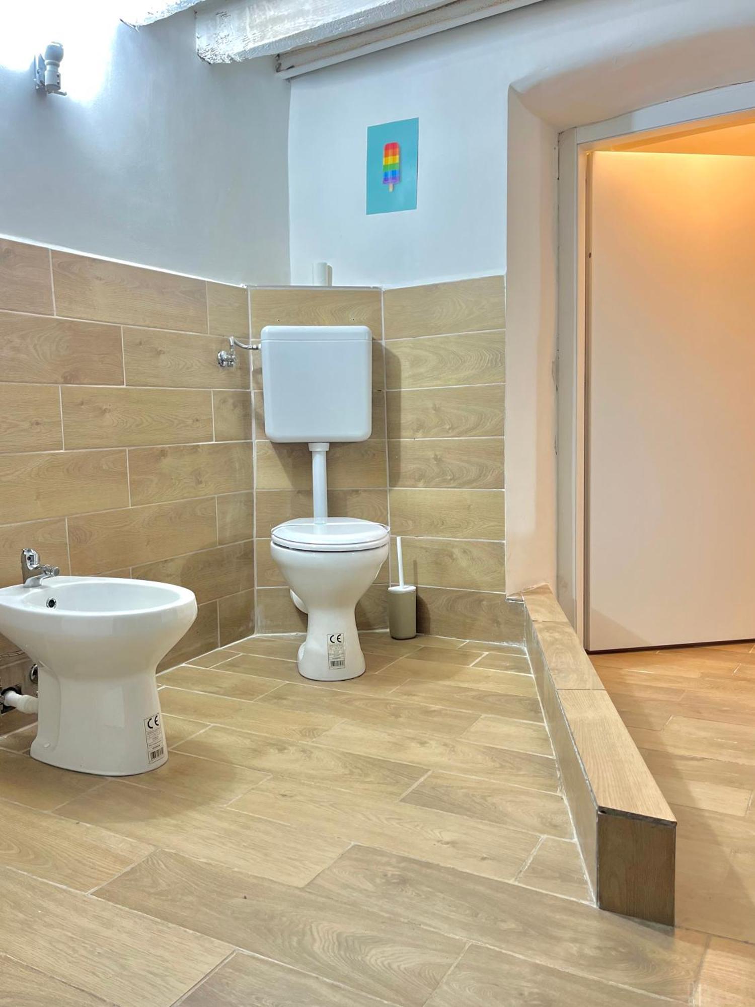 Genova Centro Affittacamere- Bagno In Comune المظهر الخارجي الصورة