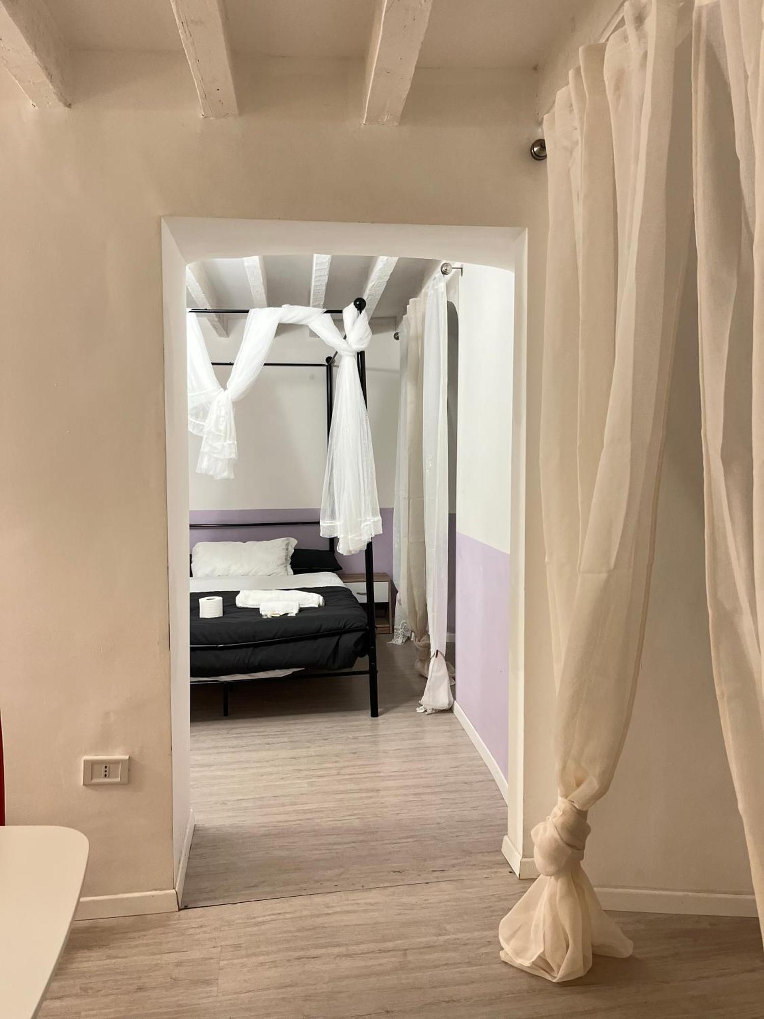 Genova Centro Affittacamere- Bagno In Comune المظهر الخارجي الصورة