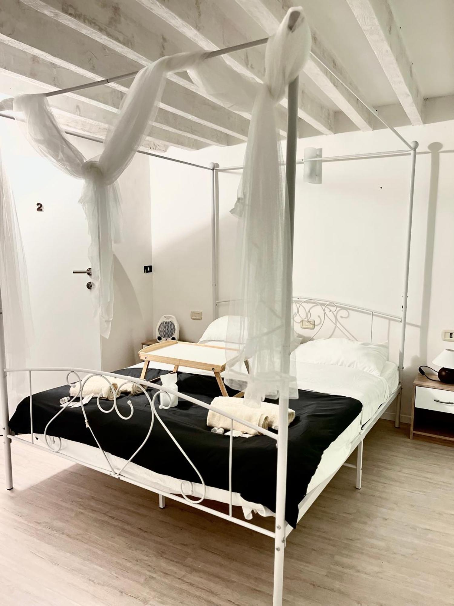 Genova Centro Affittacamere- Bagno In Comune المظهر الخارجي الصورة