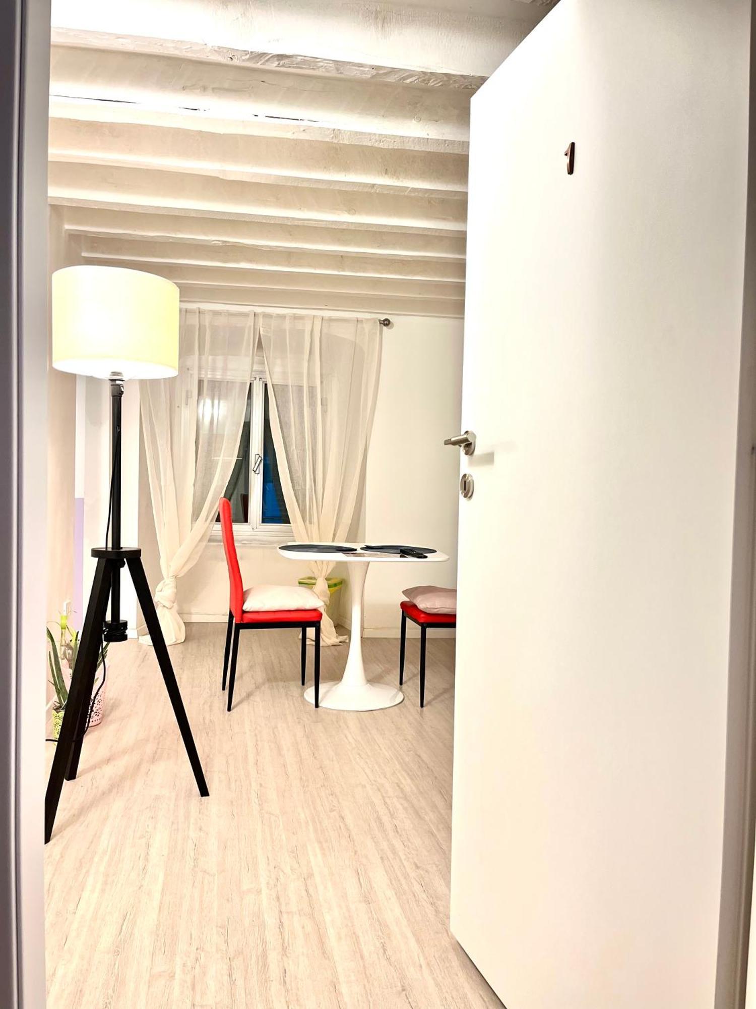 Genova Centro Affittacamere- Bagno In Comune المظهر الخارجي الصورة